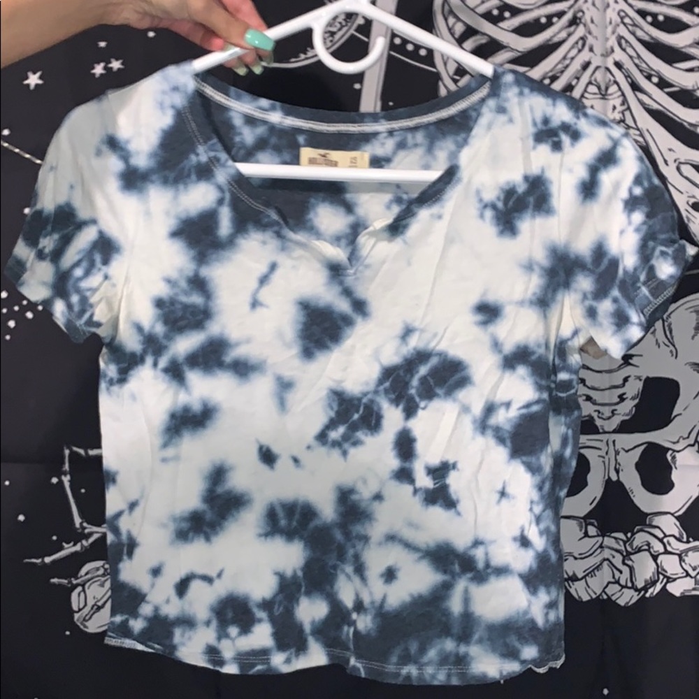 tie dye hollister crop